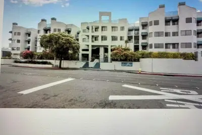 Image de Cozy 2-bedroom condo in lovely San Mateo with fitness room, WiFi