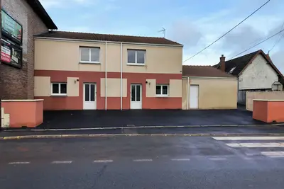 Image de Au centre des hauts de France porte A et B
