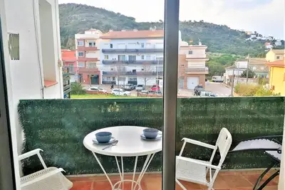 Image de Appartement à Roses, proche des plages et pistes cyclables, piscine, idéal pour 4 personnes