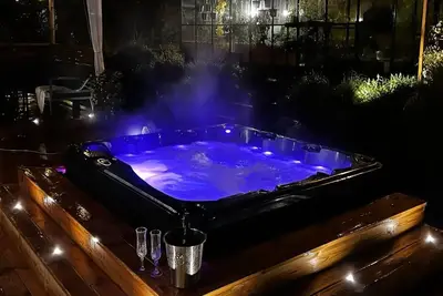 Image de Wonderful house with luxorious outdoor Spa