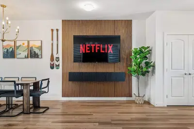 Image de “The Escape” - Near Airport | King Bed | Garage