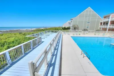 Image de Beautifully Renovated 2 Bedroom 2 Bath Condo, Ocean Views, Sleeps 6