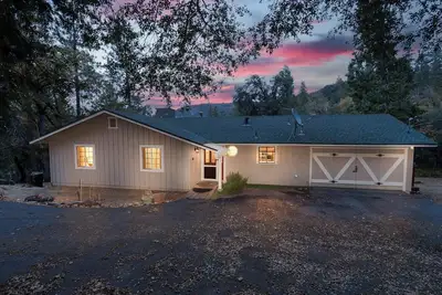 Sierra Serenity – 3 Bdr Charmer! ! ! New Listing! !