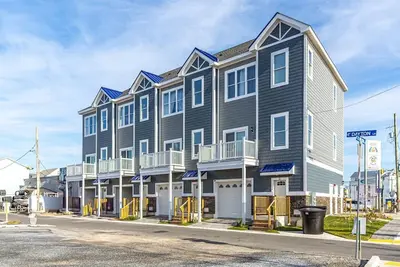 Image de 2 Br / 2 bath townhouse downtown Oc by Rt 50 bridge, great location for festivals