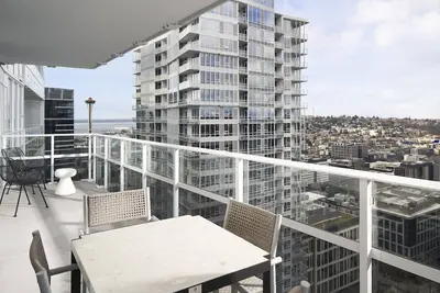 Image de Luxury 3br Sky Suite: Stunning Views, Pools, King Beds, Gourmet Kitchen, & More!