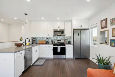 Image de Modern 3-Bed 3-Bath w King Bed, Crib, near San Diego Gaslamp, Downtown, Beach!