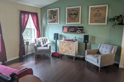 Image de Relaxing home in a quiet neighborhood - near Psu!