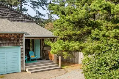 Image de Sunny Chalet Mca#50350-1 block to beach, fenced yard, Dogs Ok