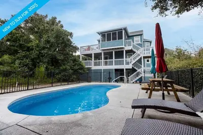 Image de Beautifully updated Duck beach house just a short walk to the ocean!