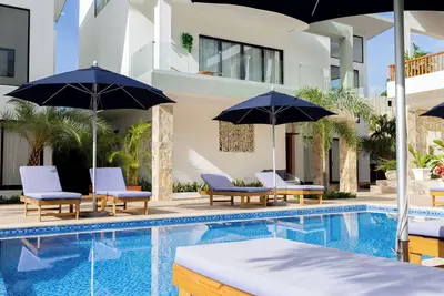 Premium Villa for 15 with Pool and Jacuzzi