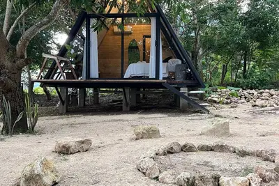 Image de Cabins on the banks of the Usumacinta River and Boca del Cerro Mayan Train Station