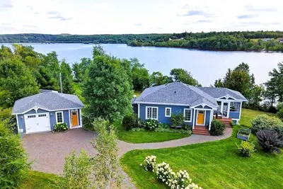 Image de Lakefront Home on Washademoak Lake with Dock and 255 ft of Water Frontage.