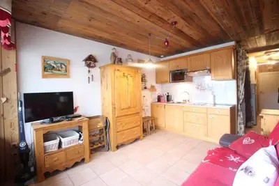 Image de À 50m des pistes de ski, 1er étage, balcon, télévision, casier à ski, 30m², Chamrousse