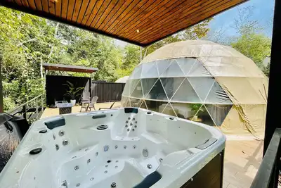 Image de Escápate al paraĂso Domos con jacuzzi y terraza privada dentro de la naturaleza