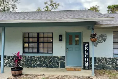 Image de Charming 3-bedroom house, sleeps 8, minutes from Three Sisters in Crystal River