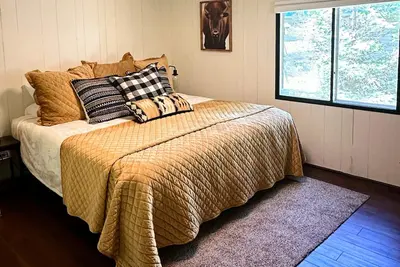 Image de Wagon Wheel Retreat– Family Cabin Near Yellowstone with King Bed & Dog Friendly