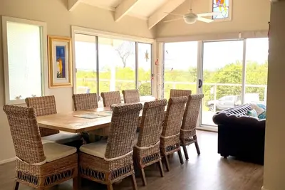Image de Baywatch on Callala Beach -Rambling beachfront, family & pet friendly, sleeps 10