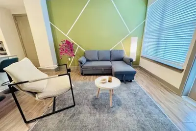 Image de 15 Min to Disney, King Bed Pet-Friendly, Amenities