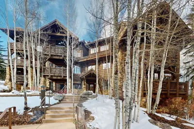 Image de Ski In ski out condo with fully stocked kitchen, wifi, and shared hot tub