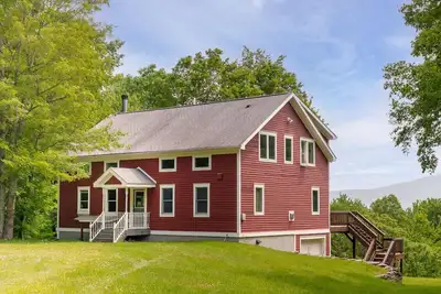 Image de Luxury Mountain View Contemporary Farmhouse