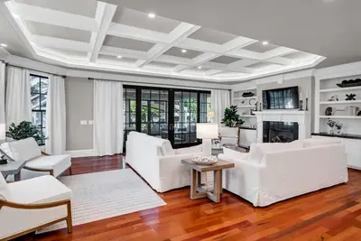 Image de The Wren | 2 Br 2. 5 Ba | Newly Renovated w/ Hot Tub