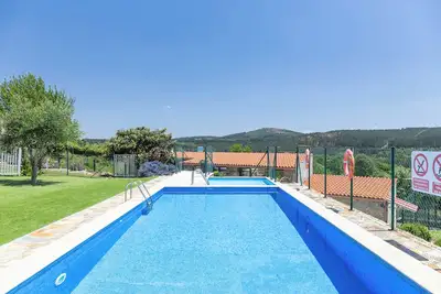 Maison \"Tunino\" avec vue sur la montagne, piscine partagée et Wi-Fi