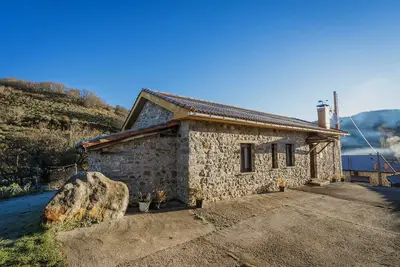 Image de Maison de campagne \"Lope\" avec vue sur les montagnes, jardin privé et Wi-Fi