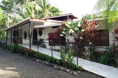 Image de La Stibbe - Bungalow tout confort entre plage et jungle