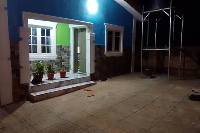Image de 2 Bedroom Mini Flat Available For Short Lease. Alone In A Big Compound