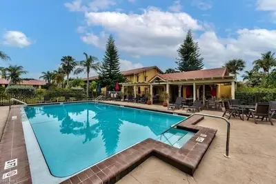 Image de Fully Renovated Condo Near Beach Charming Bonita Springs 2 Bed & Bath Condo