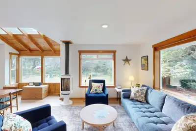 Image de Dog-friendly home - close to the beach, with patio, Bbq, and WiFi