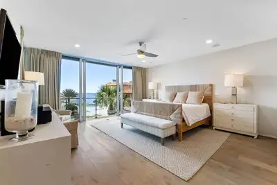 Image de Gulf View Condo with Beach Front Pool | Viridian Seagrove Beach 30a