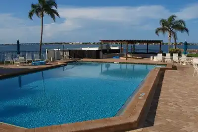 Image de Newly Listed! Bahia Waterfront condo with lots of amenities!