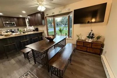Image de Cozy lake house vacation getaway close to Orlando theme parks!