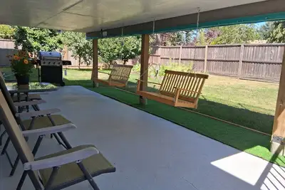 Image de See Our Reviews\nVERY Large\nExceptional Place\nKids Games\nWork Area\n2Bth Nice Yard
