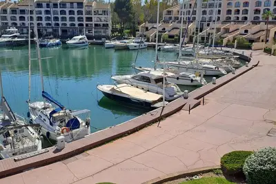 Image de Proche de Saint-Tropez  Appartement pour 4 personnes avec vue sur la marina