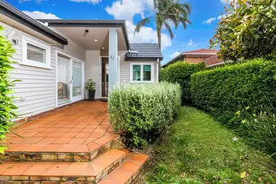 Image de Fully Modernized 1940's Single Level Bungalow