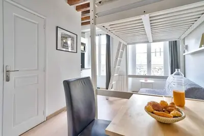 Image de Pretty Mezzanine Studio in the Heart of Paris (2f)