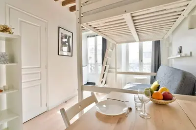 Image de Stylish Mezzanine Studio in the Heart of Paris 3f