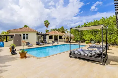 Golf and Beach 5br w Pool - Las Campeonas 7 by Bocobay