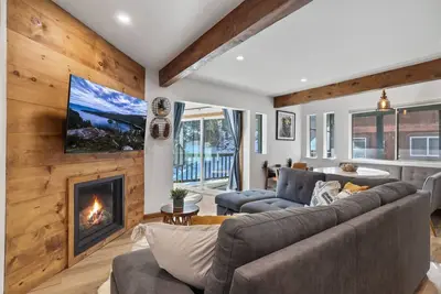 Image de Ski In/Out | Hot Tub & Slopeside Views | Sleeps 4