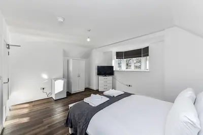 Image de Church Street Flat 13: Minimalist Studio in Basford