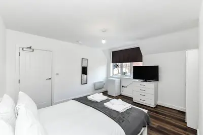 Image de Church Street Flat 12: Minimalist Studio in Basford