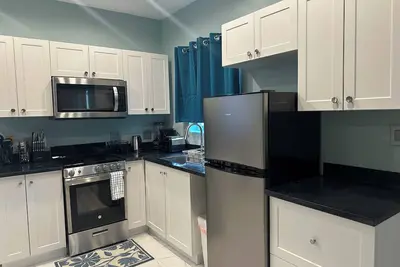 Image de Rose Cottage-Studio Unit. Only 150 Steps to Grace Bay and the Beach-Adults Only!