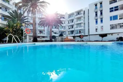 Image de Centrally located, with beach and pool