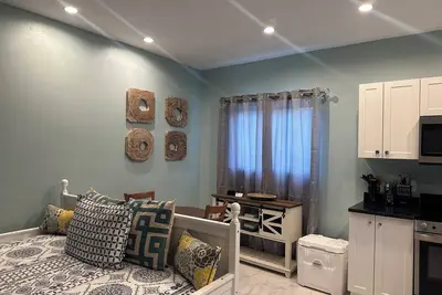 Image de Fern Cottage-Studio Unit. Only 150 Steps to Grace Bay and the Beach-Adults Only!