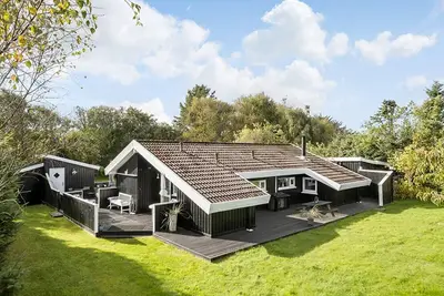 Image de \"Gonda\" - 2km from the sea by Interhome