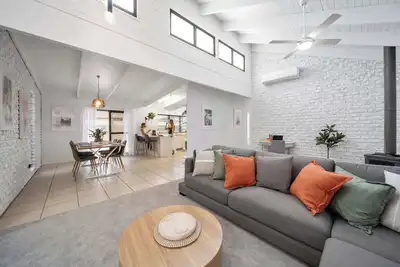 Image de Pumicestone Beach House - 200m to the passage