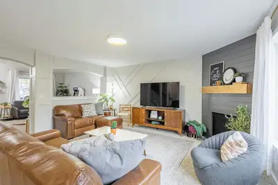 Image de Maple Suite Retreat: Arcade • Ping Pong • HomeGym • Toys • Pool • Playgrounds