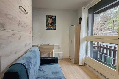 Image de Studio rénové proche télécabine avec balcon, 4 couchages